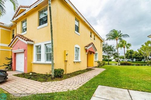 2264 Shoma Dr, West Palm Beach FL  33414-4340 exterior