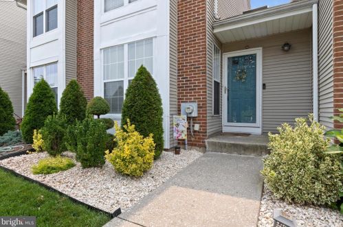 104 Teakwood Ct, Norristown, PA 19401-1637