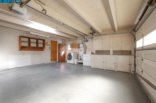 1737 El Toro Way, Pinole CA  94564-2116 exterior