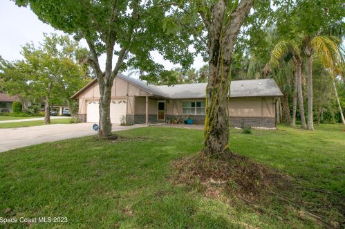 207 Saldon Ln, Cocoa, FL 32926-5256