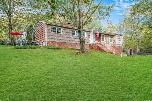 9 Kings Hwy, Baiting Hollow, NY 11933-1140