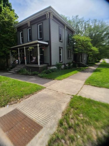 207 Michigan Ave, Valpo, IN 46383-4829