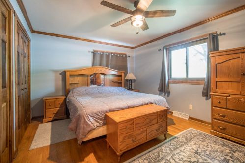 246 Green Valley Pl, West Bend WI  53095-4924 exterior