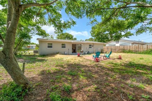 4785 Key Largo Dr, Titusville FL  32780-6929 exterior