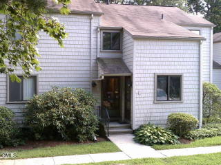 123 Smoke Valley Dr, Stratford, CT 06614-8044