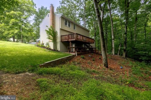 6251 Garretson St, Springfield VA  22015-3521 exterior