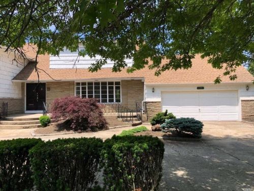 42 Barrett Rd, Meadowmere Park, NY 11559-2703