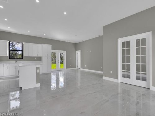 5227 2nd St, Lehigh Acres, FL