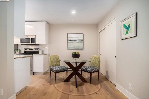18 Lakeshore Ct, Richmond CA  94804-7419 exterior