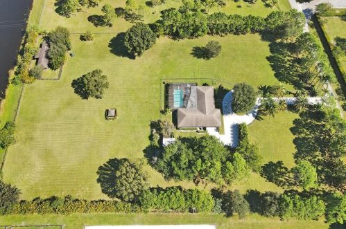 17251 Fox Trail Ln, Town Of Loxahatchee Groves, FL 33470-3962