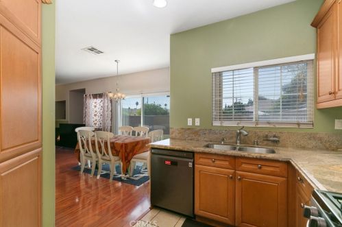 1585 Katella Ave, Anaheim CA 92802-2716 exterior