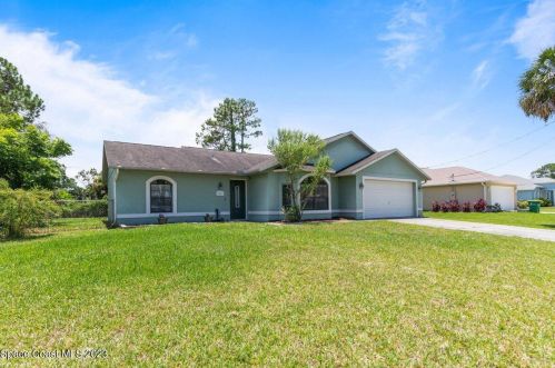 5853 Jamaica Rd, Cocoa, FL 32927-8109