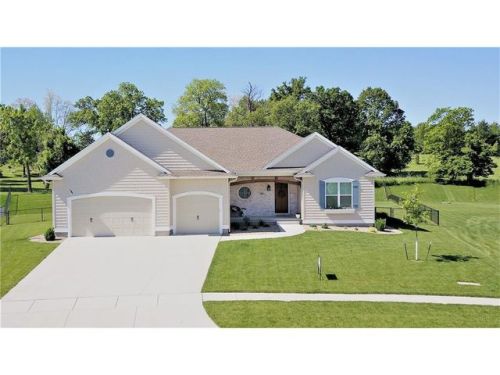 955 Tamarac Ln, Robins IA  52328 exterior