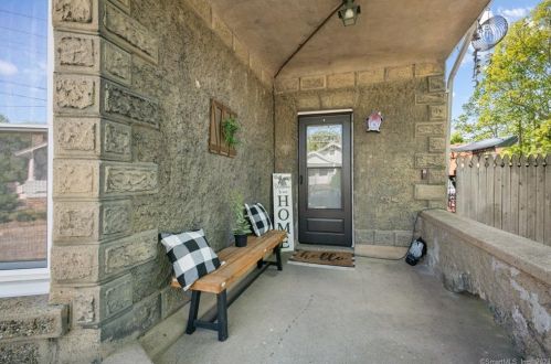 40 Hedge Ave, Norwich CT  06360-5920 exterior