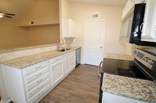 436 Pogue St, Cedar Hill TX  75104-9060 exterior