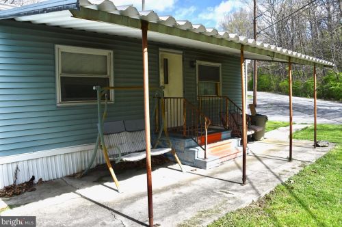33 Birch Hill Rd, Shoemakersville, PA 19555-9726
