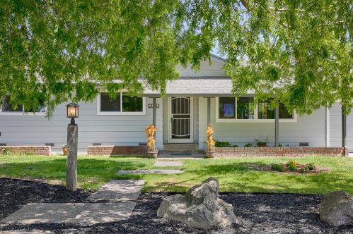 2279 Hearn Ave, Santa Rosa, CA 95407-7377