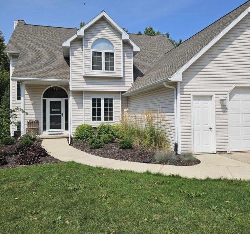 3308 Pioneer Dr, Green Bay, WI 54313-6133