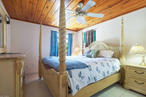 2381 Oleander St, Saint James City FL  33956-2074 exterior