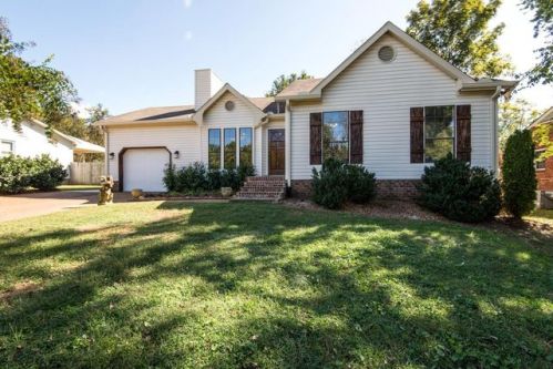 128 Flintlock Dr, Franklin, TN 37064-2353