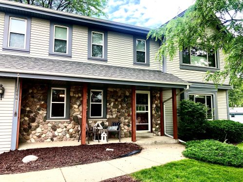 2200 Napa Trl, Waukesha, WI 53188-4732