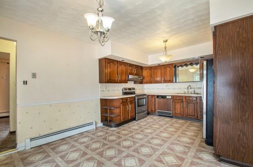 908 Grove St, Mishawaka IN  46545-6054 exterior