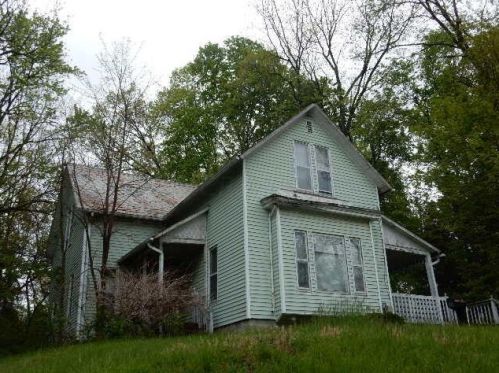 107 Pleasant St, Mount Vernon OH  43050-2511 exterior