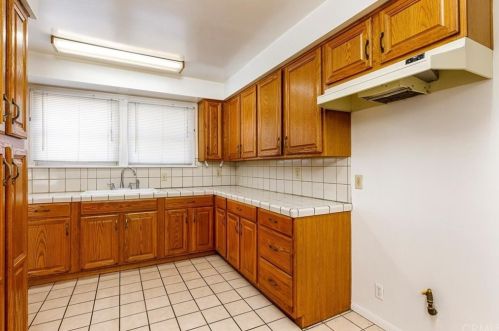 5551 Fullerton Ave, Buena Park CA  90621-1913 exterior