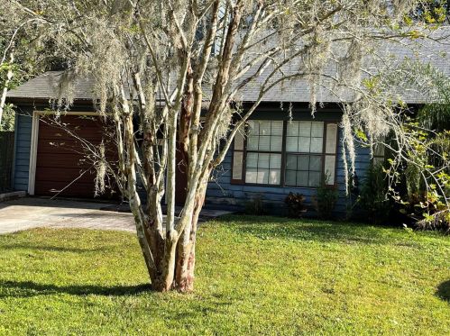 801 Darby Ln, Brooksville, FL 34601-3136
