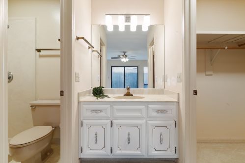 935 Holbrook Cir, Fort Walton Beach FL  32547-6733 exterior