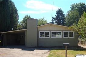 1068 2nd St, Woodburn, OR 97071-4012