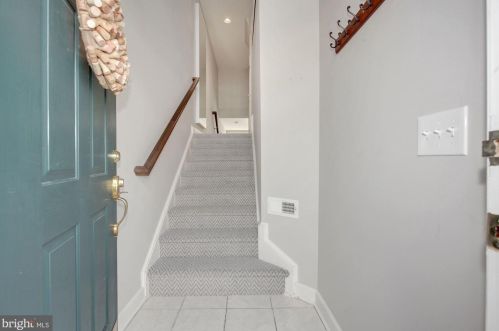 8435 Kirby Lionsdale Dr, Lorton, VA 22079-5015