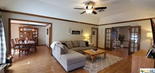 110 Wilshire Dr, Victoria, TX 77904-1854