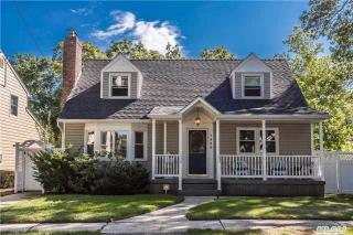 1435 Sycamore Ave, North Merrick, NY 11566-1801