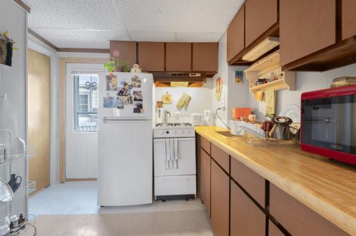 1138 Grignon St, Green Bay, WI 54301-3019