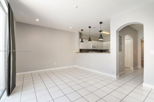 4073 159th Ave, Hollywood, FL 33027-4837