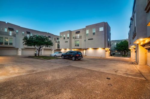 2100 Fitzhugh Ave, Dallas TX  75204-4624 exterior