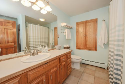 16 10th St, Kingston NH  03848-3717 exterior