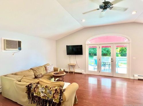 8 Sherman Ave, Bridgeport CT  06611-2335 exterior