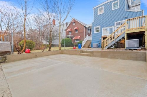 637 Bigelow St, Pittsburgh PA  15207-1205 exterior