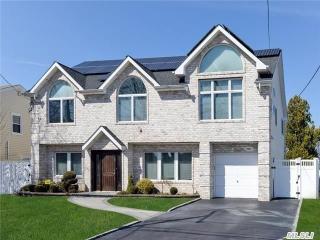 2691 Walker St, North Bellmore, NY 11710-5023