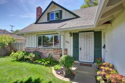 104 Alpine Pl, Woodland, CA 95695-2503