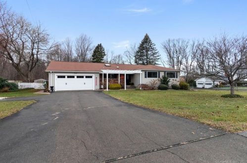 89 Randall Dr, North Haven, CT 06473-2838