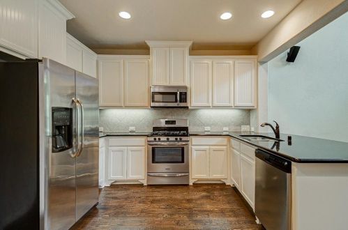 644 Greenville Ave, Richardson TX  75081-4111 exterior