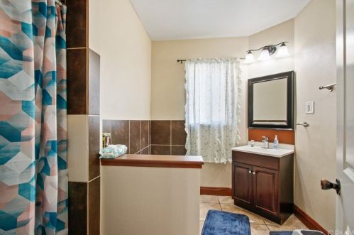 10332 Hunt Ave, South Gate CA  90280-6804 exterior