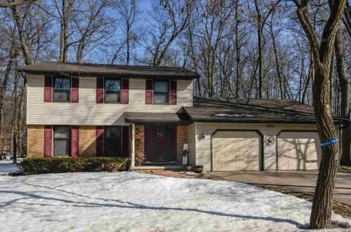 2055 Point Rd, Green Bay, WI 54313-5427