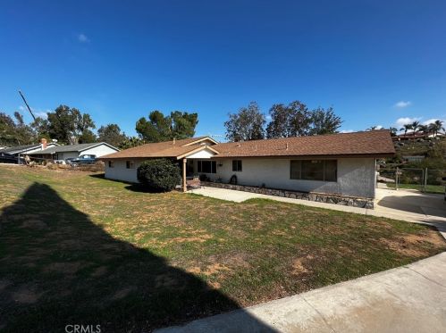 5820 Avenue Juan Bautista, Riverside, CA 92509-6409