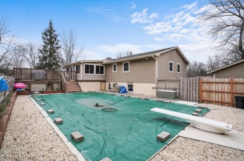 16 Vorndran Dr, New Hamburg NY  12590-4517 exterior