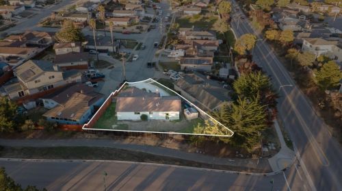 3002 Liberty Ct, Marina CA  93933-3619 exterior