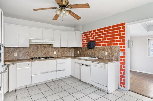 22 Maple St, Central Islip NY  11722-3127 exterior